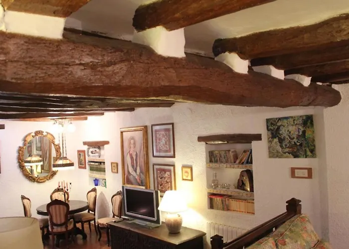 Alojamento de Turismo Rural Cal Marques Santa Oliva